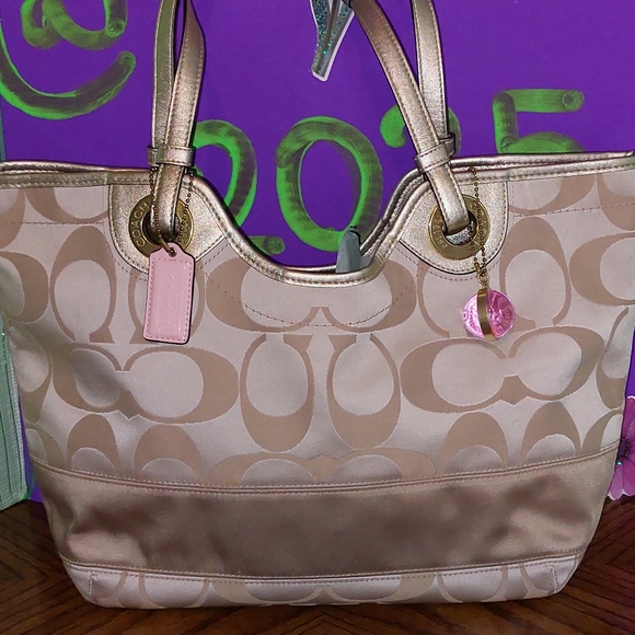 Like New Signature Coach Tan and Pink Purse - Picture 11 of 13